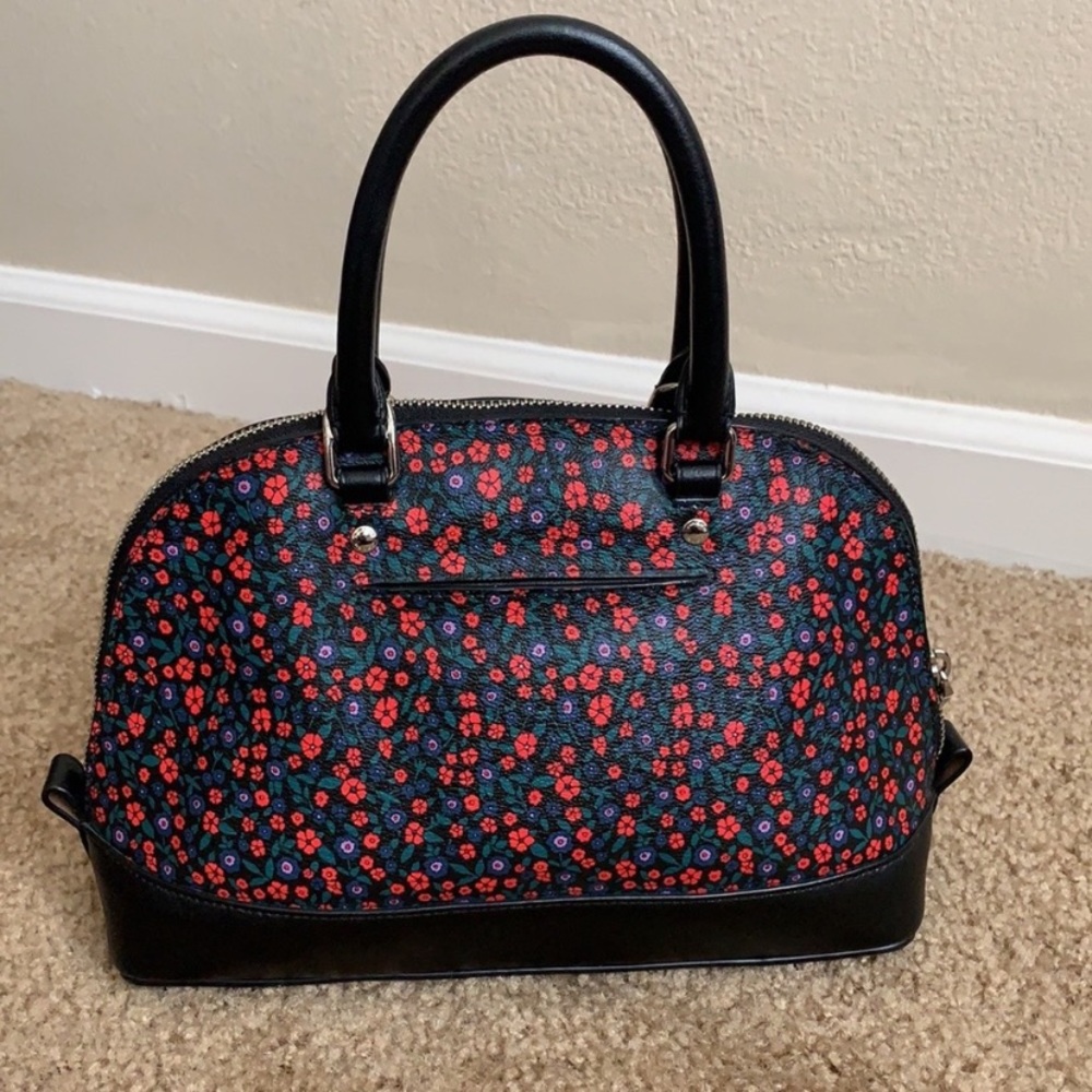 Coach - Picture 3 of 10